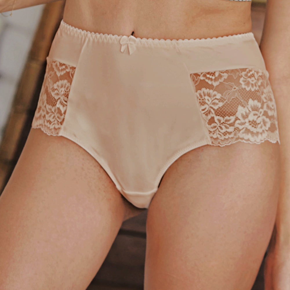 Floral String Luxueux Bailey